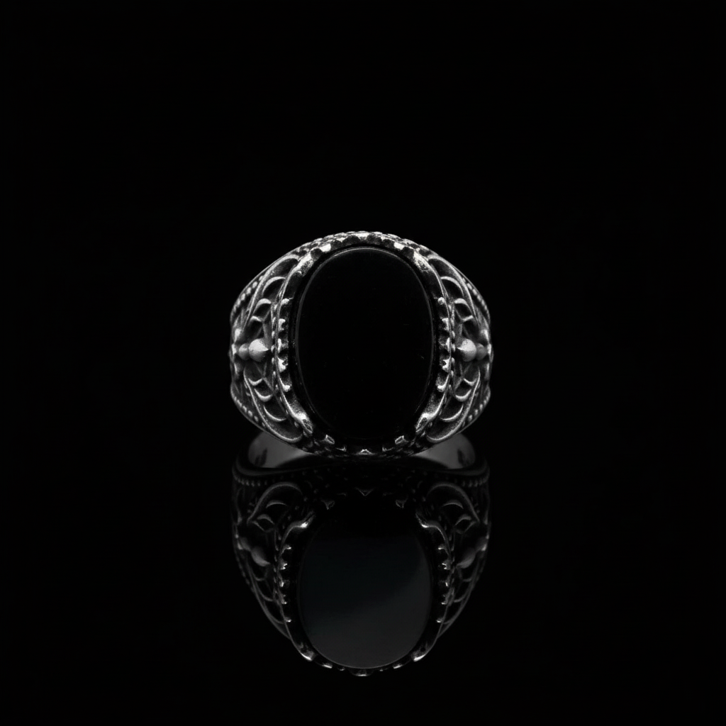 Anello vintage in acciaio con pietra nera